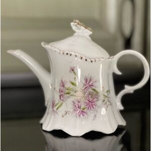 VINTAGE, DAINTY & DELICATE, WHITE PITCHER WITH SOFT PURPLE & GREEN FLORAL DESIGN